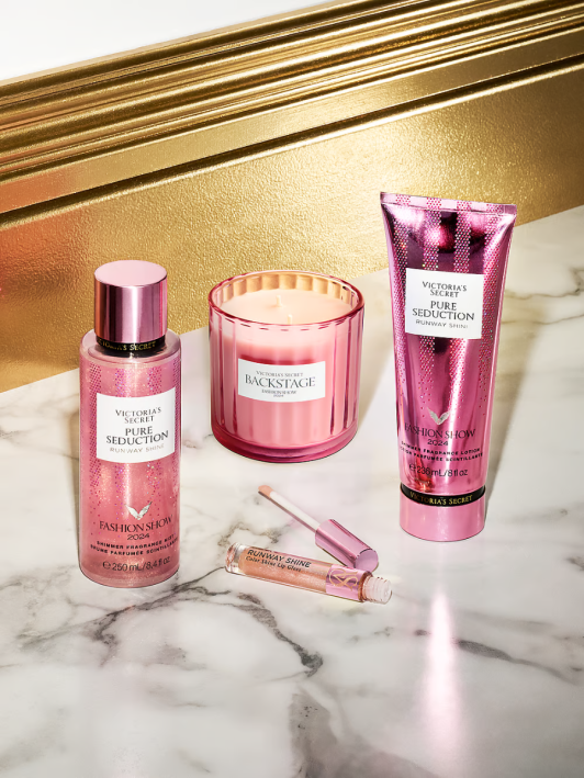 Парфумований спрей-шиммер Pure Seduction Runway Shine 667560567000