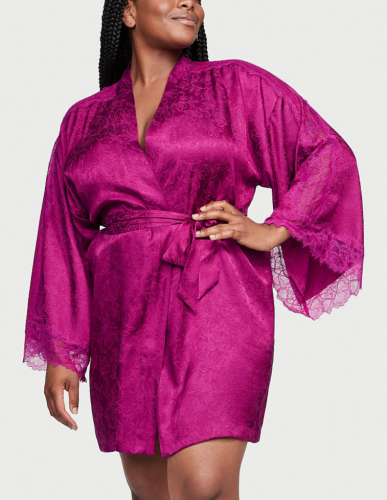 Атласний халат Lace Inset Robe Raspberry Cooler від Victoria's Secret
